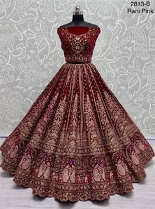 Hermoso trabajo sobrio nupcial Lehenga Choli con Dupatta bordado pesado para Bodas de invierno - Product Image 5