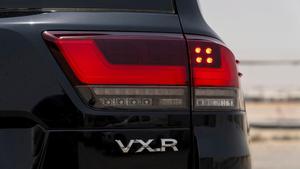 รถมือสอง/ใหม่ ปี 2026 สำหรับ LC 300 VXR V6 เทอร์โบ ดีเซล 4x4 เกียร์อัตโนมัติ หลังคาซันรูฟ เบาะหนังสีเข้ม ยูโร 6 ล้ออัลลอย SUV ไฟ LED - Product Image 2