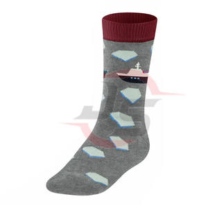 Chaussettes de sport décontractées en coton pour hommes, conçues sur mesure avec caractéristique antibactérienne, fabriquées en usine. - Product Image 5