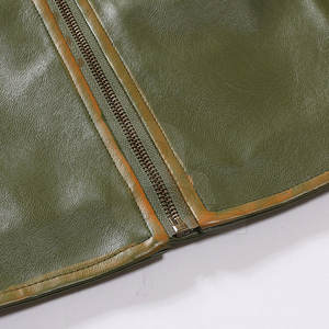 Veste de couleur unie en cuir véritable à la mode pour hommes personnalisée en gros avec col montant et logo avant pour l'hiver - Product Image 5