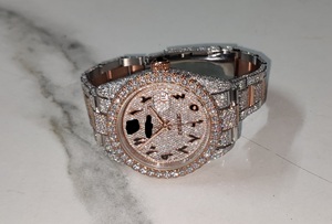 Lujo Hombres Unisex Calidad Premium Rosa Blanco Cuarzo Moissanite Diamante Dos Tonos Iced Relojes Mecánicos Hip Hop Estilo Vidrio - Product Image 2