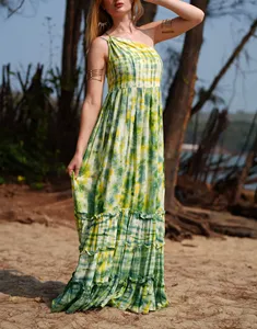 Robe rayonne bohème tie-dye pour femmes tendance une épaule longue tenue de fête de plage et vêtements de villégiature Designer Occasions porter robe - Product Image 5