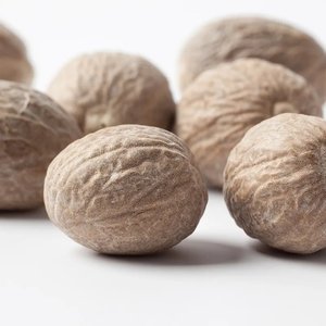 Assaisonnement de cuisson d'épices entières de haute qualité muscade séchée cardamome herbe goût épicé traitement brut prix de gros Stock - Product Image 6