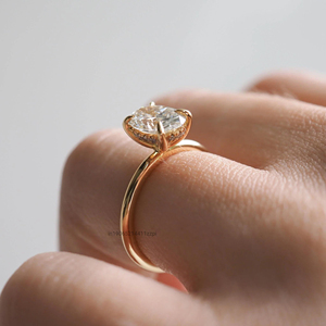 Anillo de propuesta de boda mínima con corte de hielo triturado brillante de diamante de moissanita ovalada alargada de 1,60 quilates con certificado GRA - Product Image 2
