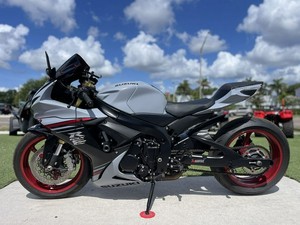 Venta Directa de Motocicleta Deportiva Suzuki GSX-R 750 2026, Velocidad Máxima de 80 km/h, con 3 Años de Garantía - Product Image 3