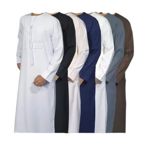 Vente en gros de vêtements et accessoires musulmans traditionnels en tissu respirant de Jubba omanais de style arabe fabriqués en Oman exportés par les fournisseurs - Product Image 1
