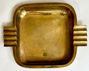 Elegant Tabletop Metal <b>Ashtray</b> With Finish Perfect For Coffee Table Accent And Smoking Accessory Display - Product Image 3