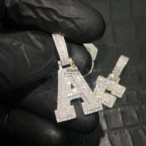 Joli pendentif lettre alphabétique personnalisé en or blanc 10Kt orné de diamants ronds taille brillant VVs clarté cultivés en laboratoire - Product Image 3