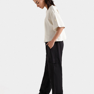 Pantalon en coton pour femme de qualité supérieure, coupe régulière, fermeture à cordon, tissu en toile, plat, respirant, séchage rapide pour l'automne - Product Image 2