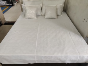 Hotel de lujo tamaño completo blanco 100 sábanas de algodón 300 hilo cuenta rayas Hotel ropa de cama conjunto por Jhelum IMPEX ventas al por mayor - Product Image 3