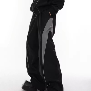Ensemble de survêtement 2 pièces en nylon et polyester personnalisé avec fermeture éclair, pour hommes, avec passepoil et revers élastiques, coupe-vent unisexe en nylon - Product Image 3