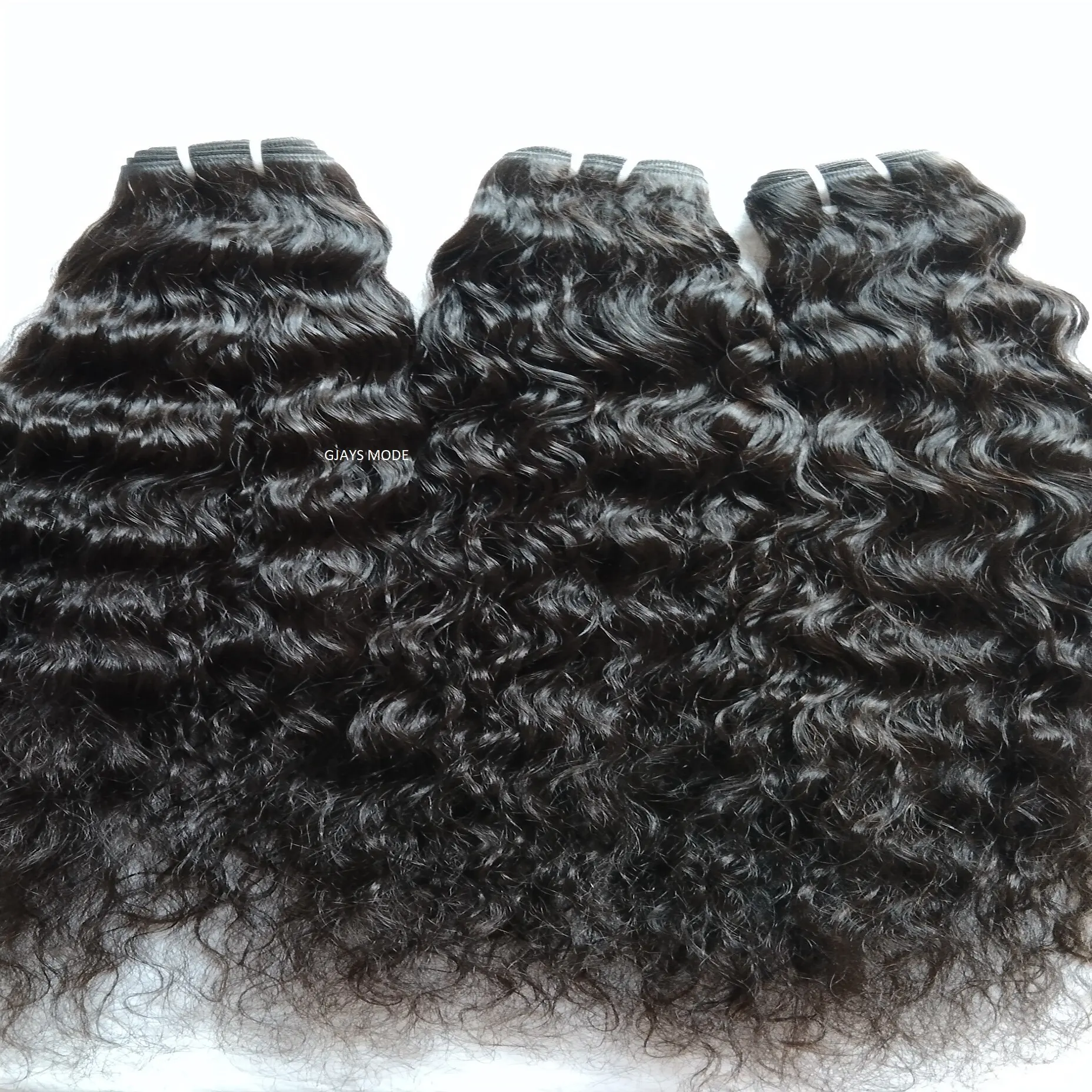 Высококачественные индийские человеческие волосы для наращивания с выравненной кутикулой, вьющиеся человеческие волосы для плетения с подходящей застежкой