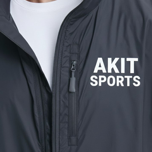 Veste coupe-vent d'hiver pour homme de haute qualité avec col montant et logo frontal, à capuche, imperméable et respirante, coupe classique - Product Image 6