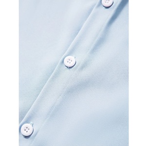 ชุดเดรสผ้าซาตินแขนยาวเข้ารูปคลาสสิกสำหรับผู้ชายเสื้อถักทอระบายอากาศสีพื้นโลโก้ตามสั่งสำหรับฤดูใบไม้ร่วง - Product Image 4