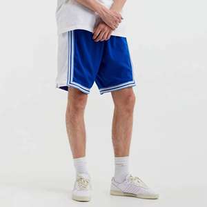 Pantalones cortos de gimnasio de felpa francesa para hombre de alta calidad, logotipo personalizado, patrón sólido, bordado, ropa de calle con parches, pantalones cortos con cordón de malla - Product Image 2