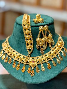 ชุดเครื่องประดับแฟชั่นสไตล์วินเทจดูไบชุบทอง24K สร้อยคอดอกไม้มุกคลาสสิกต่างหูกำไลข้อมือเข็มกลัดทองแดงหลัก - Product Image 2