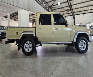 Toyota Land Cruiser 2021 Usada en Excelentes Condiciones, Doble Cabina, 6x6, Volante a la Derecha/Izquierda - Product Image 3