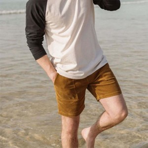 Short confortable pour homme avec cordon et poches Élégant et pratique Parfait pour une tenue décontractée et athlétique - Product Image 1
