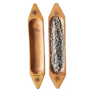Porte-bâton d'encens en bois en forme de bateau fabriqué à la main | Plateau attrape-cendres minimaliste pour la méditation, le parfum d'intérieur et la décoration de yoga - Product Image 1