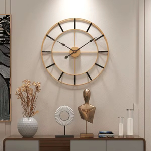 Horloge murale en fer design pour la décoration contemporaine de la maison, avec une finition en fer élégante et un grand cadran facile à lire - Product Image 1