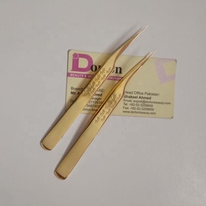 Pince à épiler professionnelle en acier inoxydable de haute qualité pour extension de cils plaquée or avec poignée design cils - Product Image 1