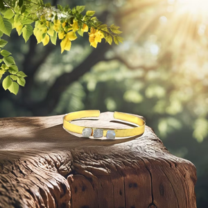 กำไลข้อมือหินมูนสโตนสีรุ้งธรรมชาติ ชุบทอง 18k กำไลข้อมือหินประจำเดือนมิถุนายน - Product Image 1