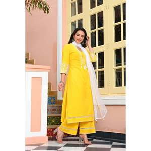 Superbe ensemble ethnique indien brodé jaune en pur coton, comprenant une kurta, un palazzo et un dupatta en organza, idéal pour les mariages et les fêtes, fabriqué en viscose. - Product Image 6