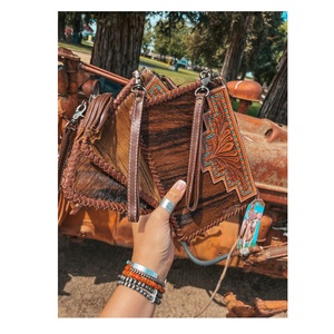กระเป๋าสตางค์หนังวัวแท้สไตล์โบฮีเมียนสุดหรูสำหรับฤดูใบไม้ร่วง พร้อมพู่ห้อยแบบสั่งทำพิเศษ เป็นมิตรกับสิ่งแวดล้อม ราคาขายส่ง - Product Image 4