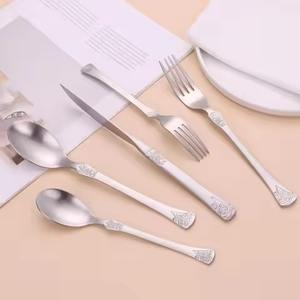 Ensemble de couverts en argent, couverts en acier inoxydable, idéal pour les restaurants, les maisons, les mariages et les rassemblements spéciaux - Product Image 6