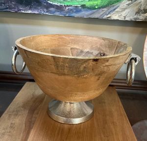 Bol en bois design avec poignée en fer Artisanat unique Parfait pour les cadeaux de mariage Décoration de la maison et présentation des repas - Product Image 2