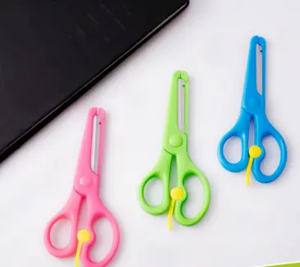 กรรไกรสเตนเลสสตีลพร้อมใบมีดปลายแหลมเพื่อความปลอดภัยเครื่องเขียนชิ้นแรกสำหรับนักเรียนเด็กเล็ก - Product Image 2