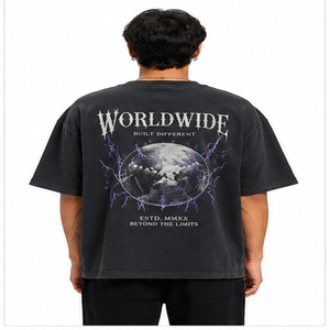 เสื้อยืดโอเวอร์ไซส์สีดำลายกราฟิกสำหรับผู้ชาย สไตล์วินเทจ สตรีทแวร์ ผ้าฝ้าย ทรงหลวม ไหล่ตก ฮิปฮอป แฟชั่นลำลอง - Product Image 4