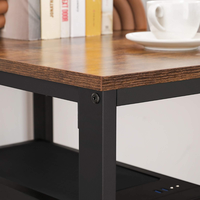 Bureau d'ordinateur industriel Sukavina avec étagères de rangement réglables et surface en bois pour poste de travail à domicile