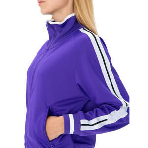 Ensemble de survêtement de sport pour femme à capuche en polyester uni avec logo personnalisé, deux pièces, 100% polyester, impression personnalisée, prix raisonnable - Product Image 4