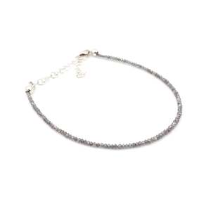 Bracelet de perles facettées grises en forme de rondelle 1,8-2,2 mm, avec breloque ou bracelet de type grenat, améthyste, quartz, perle, jade - Product Image 2