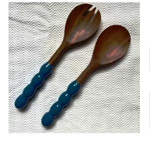 Ensemble de serveurs à salade noirs en bois naturel avec 2 spatules, ustensiles durables faits à la main - Product Image 5