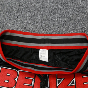 Short de basket-ball noir personnalisé avec logo brodé respirant maille tricotée taille élastique anti-rides caractéristique fermeture à glissière - Product Image 4