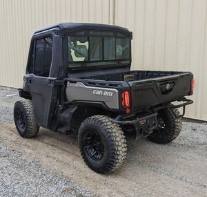 Véhicule utilitaire Kubota RTV, robuste et efficace, conçu pour l'agriculture, l'élevage et les travaux ruraux. - Product Image 4