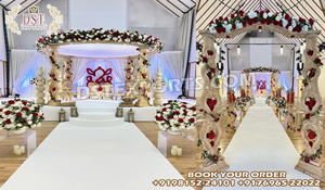 Mandap en bois classique pour événements de mariage, aspect doré, Mandap de mariage prestigieux, pour événements au Massachusetts, États-Unis - Product Image 5