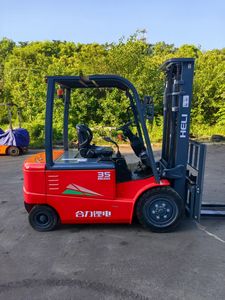 Used Heli 7 Ton Forklift Fully Enclosed Cab Diesel-Powered Motor Engine Gearbox Pump Industrial <b>Lifter</b> Low Mileage Cold Wet - Product Image 3