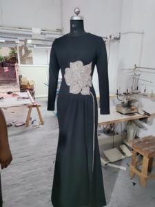 Vestido negro Flor de plata hermoso vestido de línea a para fiesta ad la ocasión del cóctel fiesta de graduación la ocasión de la ceremonia - Product Image 2