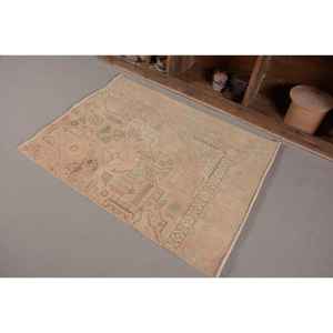 Alfombra Vintage de Lana Verde y Beige de 3x3.9 Pies, Diseño de Retazos Bohemios Hechos a Mano, Forma Rectangular de Látex para Mesita de Noche, Alfombras Turcas Vintage - Product Image 3