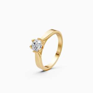 Bague solitaire simple avec diamant de laboratoire rond de 0,60 ct, sertie en cathédrale, en or jaune, blanc et rose 9 carats - Product Image 2