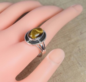 Anillo de plata esterlina 925 sólida, Natural piedra preciosa de ojo de tigre, joyería de boda ovalada de corte de diamante hecha a mano, Plata de Ley 925 estampada - Product Image 2