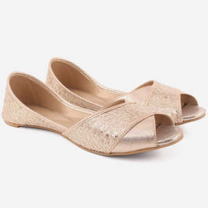 Chaussures ADE légères pour femmes, à bout ouvert, en tissu satiné avec décoration de paillettes - Product Image 2