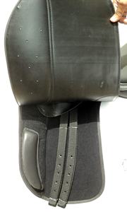 Selle anglaise synthétique de qualité supérieure la plus vendue pour l'équitation Selle de dressage en cuir à siège souple de qualité fine - Product Image 6