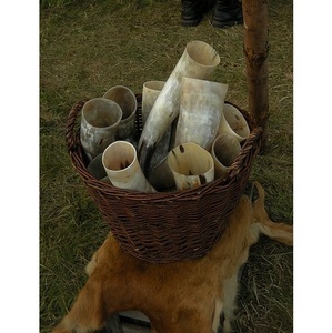 Cuerno para beber hecho a mano respetuoso con el medio ambiente vikingo de estilo nórdico con soporte para amantes de la cerveza Mead y la cerveza - Product Image 6