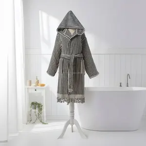 Albornoz Unisex de Lujo con Pompones, Tejido a Mano, de Algodón Turco, para Resort, Uso Todo el Año, Ropa de Dormir y de Estar por Casa, Verano, Suministrado por ODM, Turquía - Product Image 5