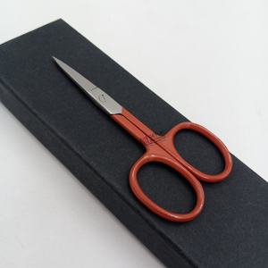 Tijeras Profesionales para Cejas con Recubrimiento en Polvo Color Naranja Oscuro, Hoja Recta de Acero Inoxidable con Punta Afilada y Logotipo Personalizado - Product Image 1