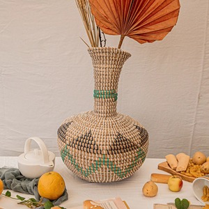 Vase tissé en jonc de mer Vase décoratif Fabriqué au Vietnam Matériau écologique pour la décoration intérieure et la décoration de la vaisselle En gros - Product Image 5